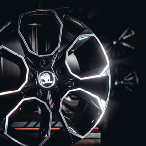 Aro Rin 17x7 / PCD/Manzana:5x112 / ET/Offset:45 / Color: BMF - Image 3