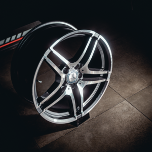 Aro Rin 18x8 / PCD/Manzana:5x112 / ET/Offset:35 / Color: GMF