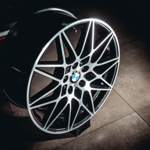 Aro Rin 19x8,5 / PCD/Manzana:5x112 / ET/Offset:28 / Color: BMF