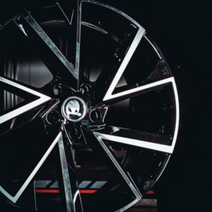 Aro Rin 19x8,5 / PCD/Manzana:5x112 / ET/Offset:45 / Color: BMF - Image 3