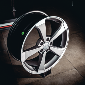 Aro Rin 19x8 / PCD/Manzana:5x112 / ET/Offset:45 / Color: SGMF
