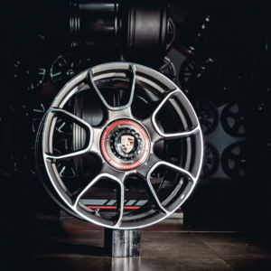 Aro Rin 20x9,5 / PCD/Manzana:5x130 / ET/Offset:45 / Color: GMF - Image 2