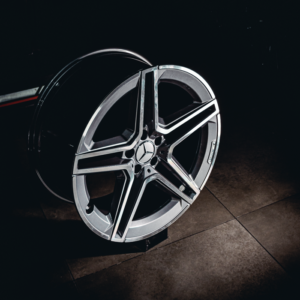 Aro Rin 20x9,5 / PCD/Manzana:5x112 / ET/Offset:40 / Color: G1/MF