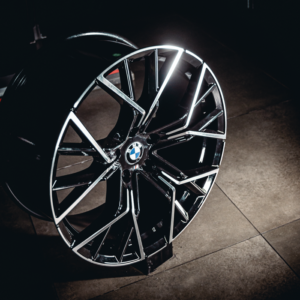 Aro Rin 20x9,5 / PCD/Manzana:5x120 / ET/Offset:40 / Color: BMF