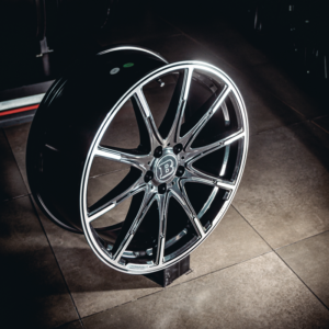 Aro Rin 20x8,5 / PCD/Manzana:5x112 / ET/Offset:35 / Color: BMF