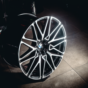 Aro Rin 21x11,5 / PCD/Manzana:5x112 / ET/Offset:40 / Color: BMF