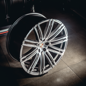 Aro Rin 21x10 / PCD/Manzana:5x112 / ET/Offset:19 / Color: GMF