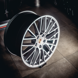 Aro Rin 21x11 / PCD/Manzana:5x130 / ET/Offset:58 / Color: GMF